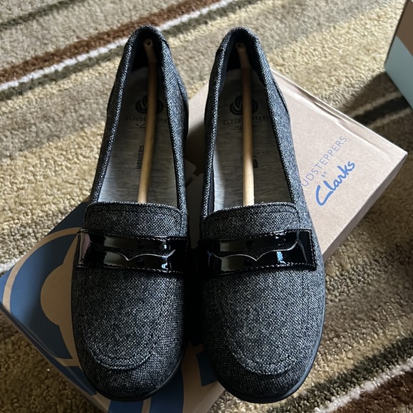 CLOUDSTEPPERS by Clarks Slip-On Ayla Form Loafers Black Textile - Picture 1 of 6